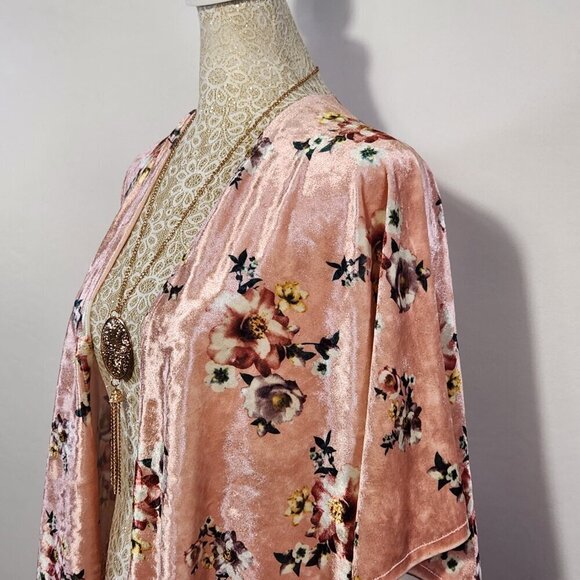 Do Everything in Love Women's One Size Velour Floral Kimono Cardigan Cover-Up - Picture 8 of 16